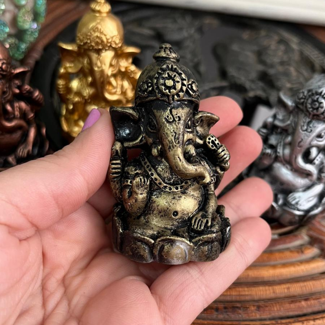 Ganesha Dorado Oscuro