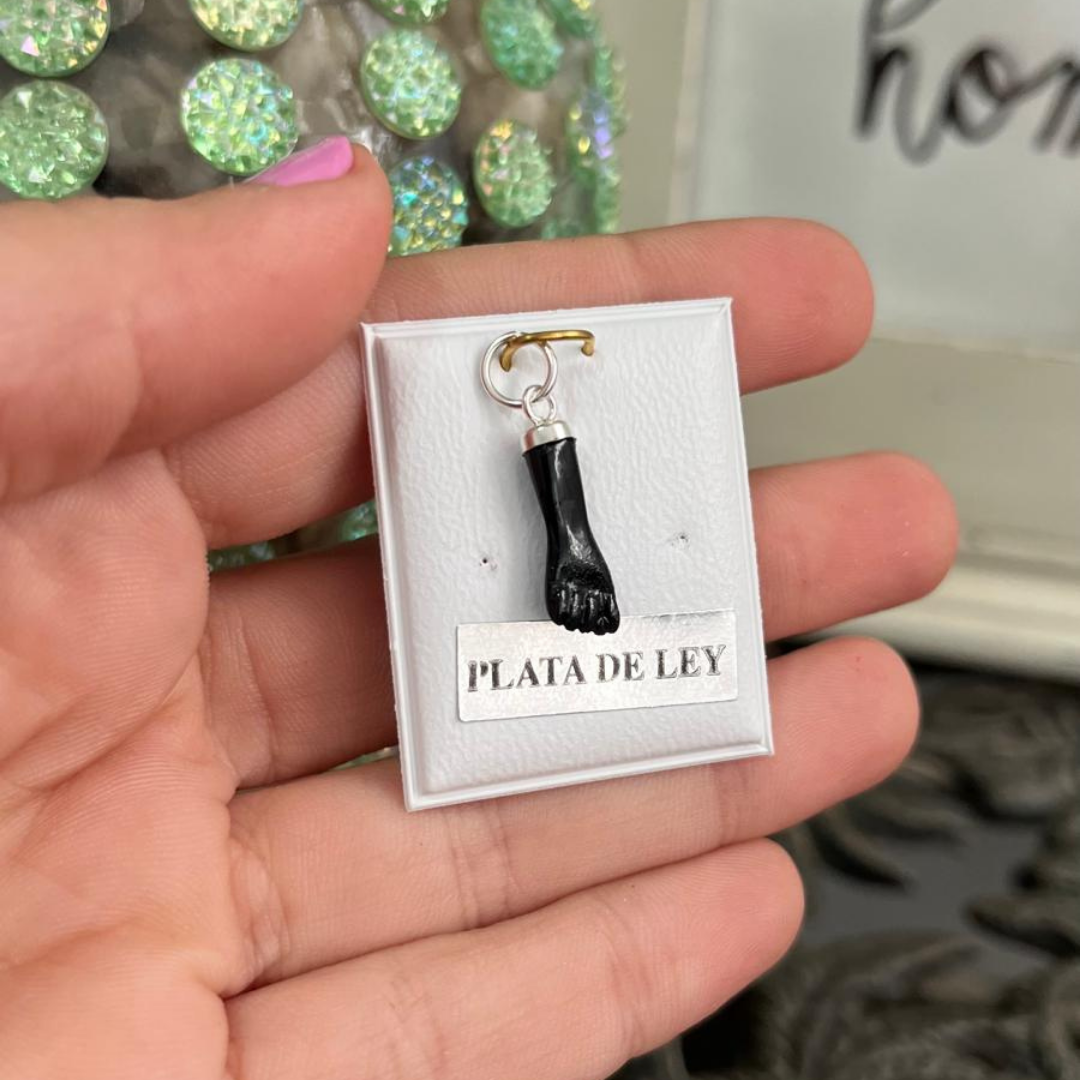 Colgante Puño Protección Plata