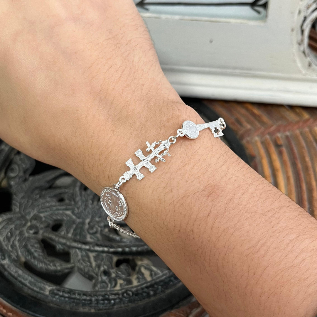 Pulsera Abre caminos San Benito, Cruz de Caravaca y Llave de San Benito Plata