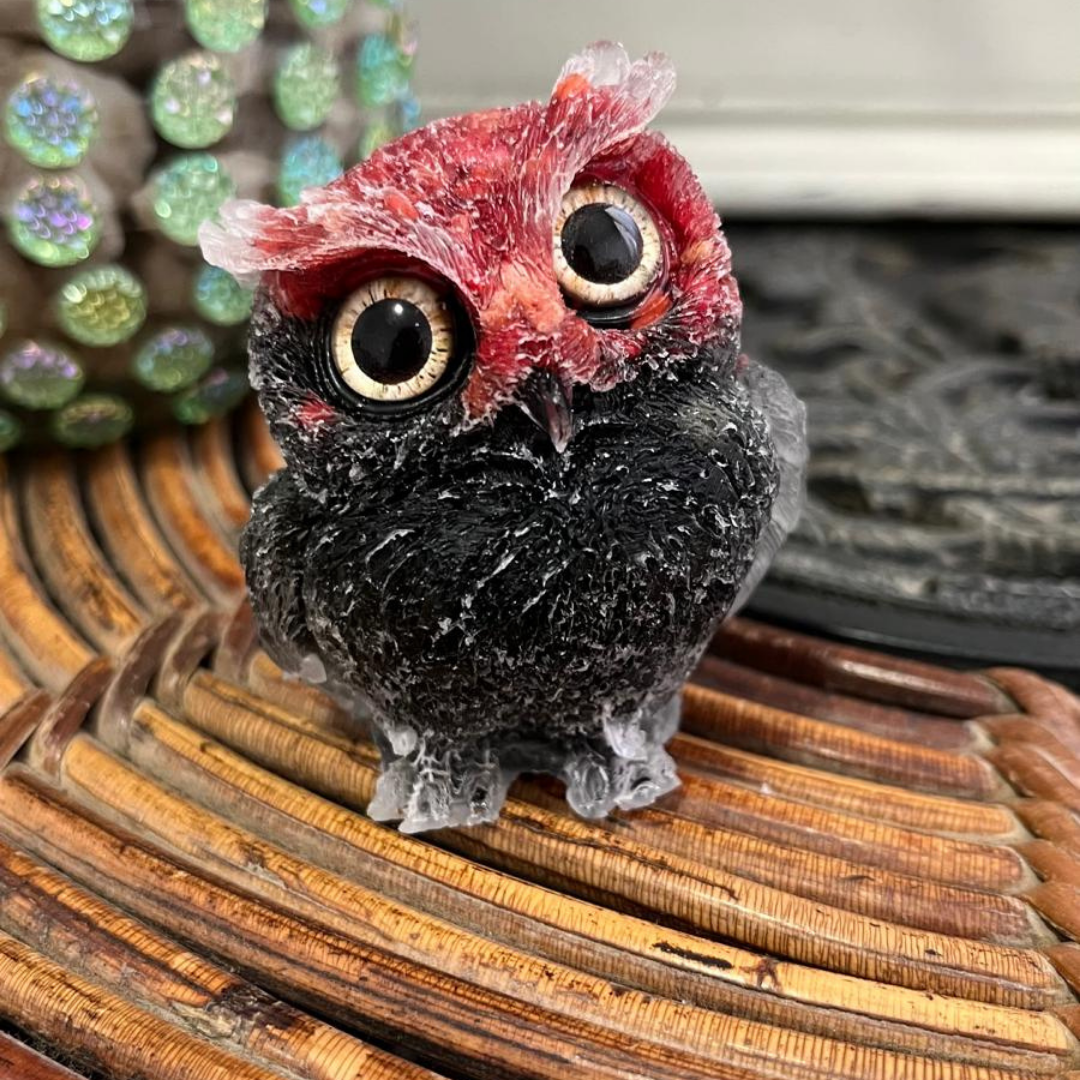 Búho de Fuego (Coral Rojo, Ágata Negra y Turmalina Negra)