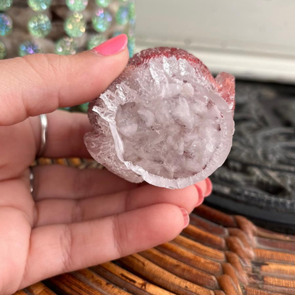 Búho Coral Rojo y Cuarzo Blanco