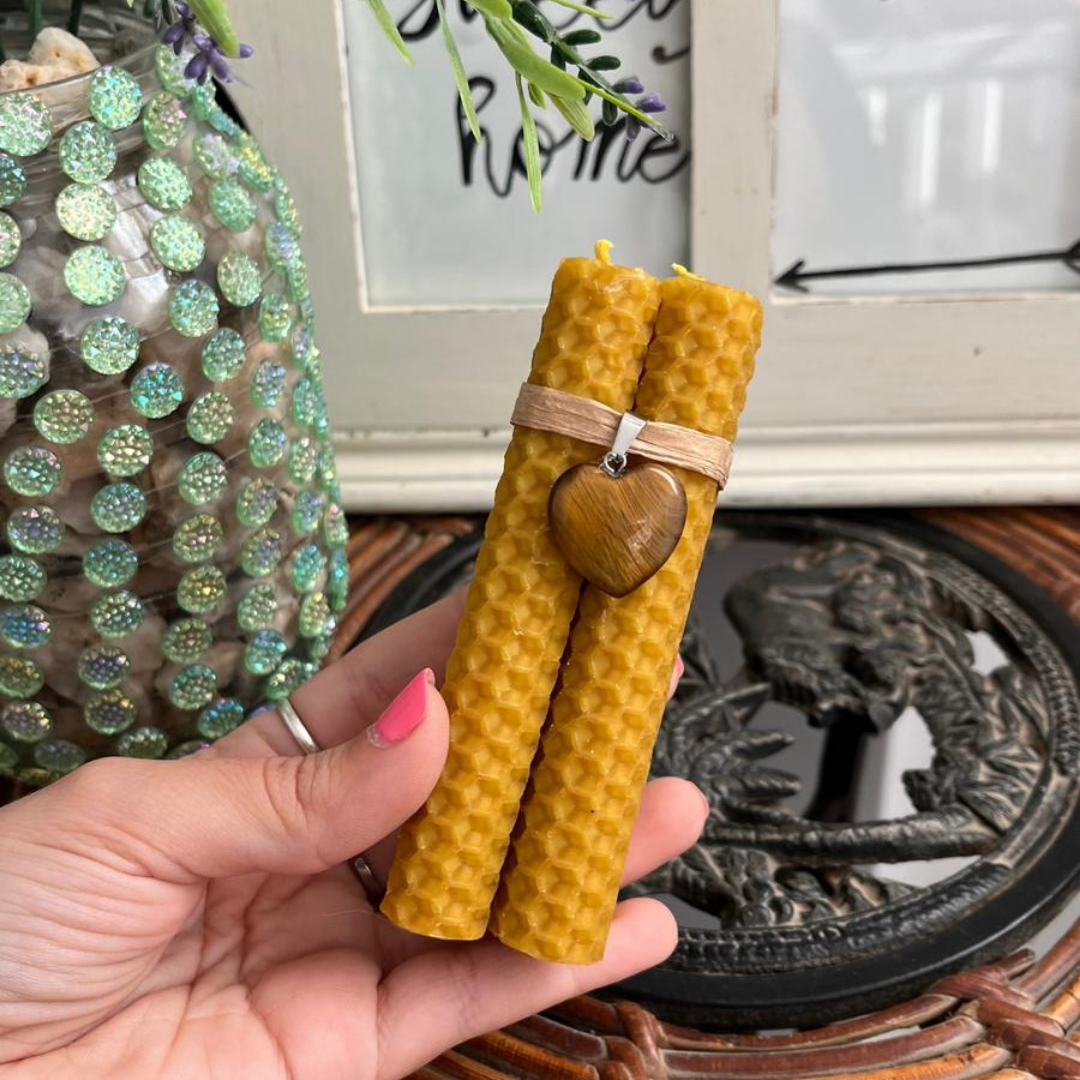 Velas de Miel con Colgante Corazón Ojo de Tigre