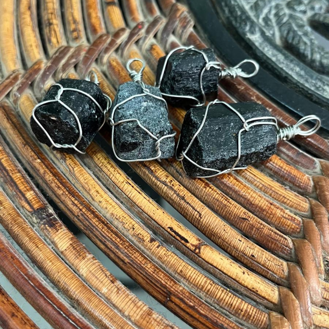 Colgante Turmalina Negra Bruta