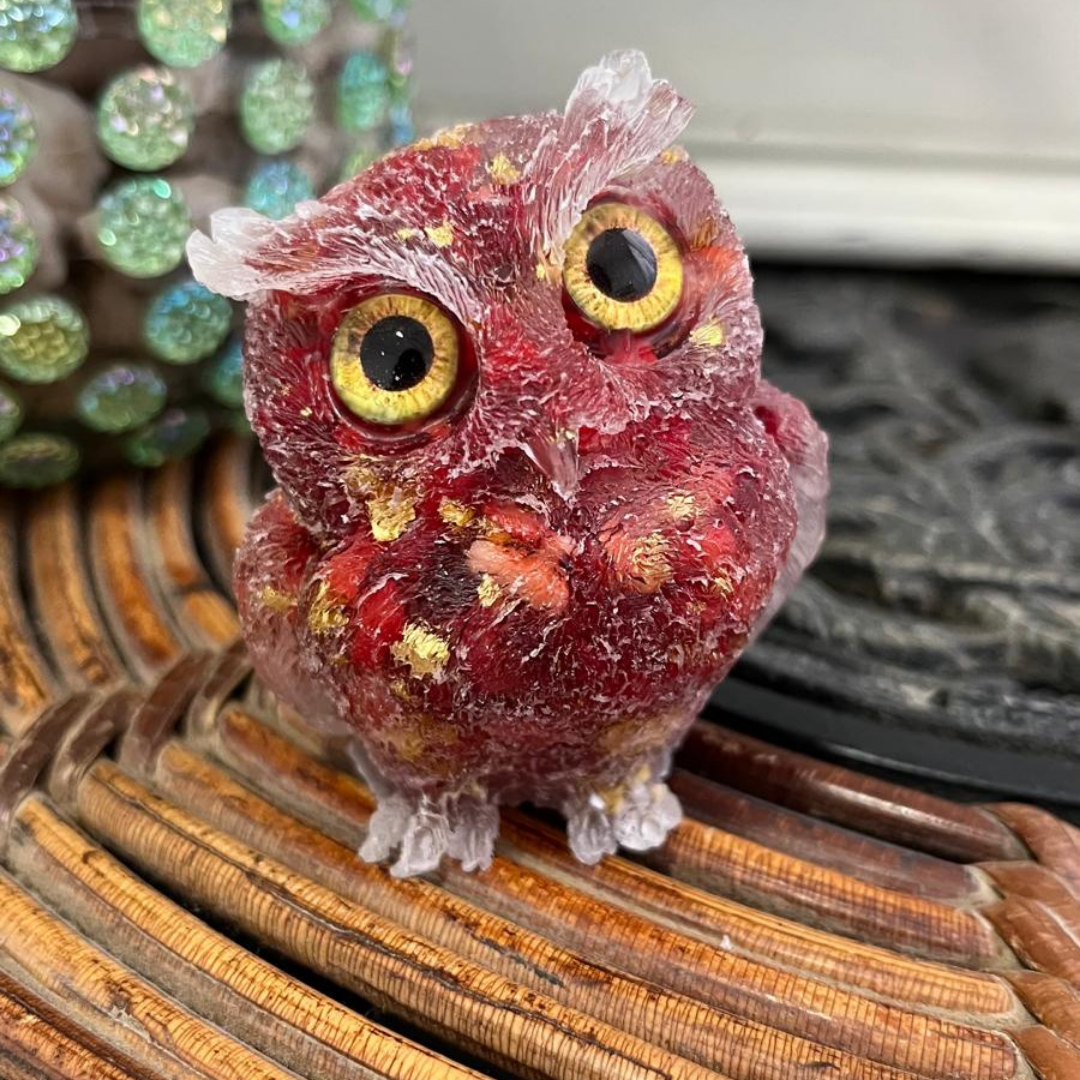 Búho Fénix Dorado (Coral Rojo y Oro)